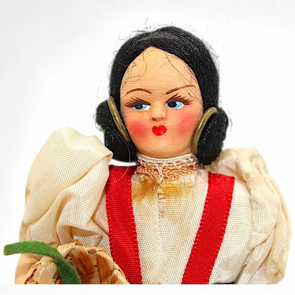 Vintage Italian Handcrafted Doll In Traditional Dress With Basket - Picture 5 of 7